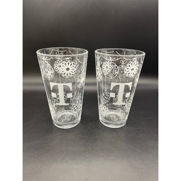 T-Mobile Logo Christmas Holiday Set of 2 Drinking Glasses Snowflakes Tumbler - Picture 1 of 5
